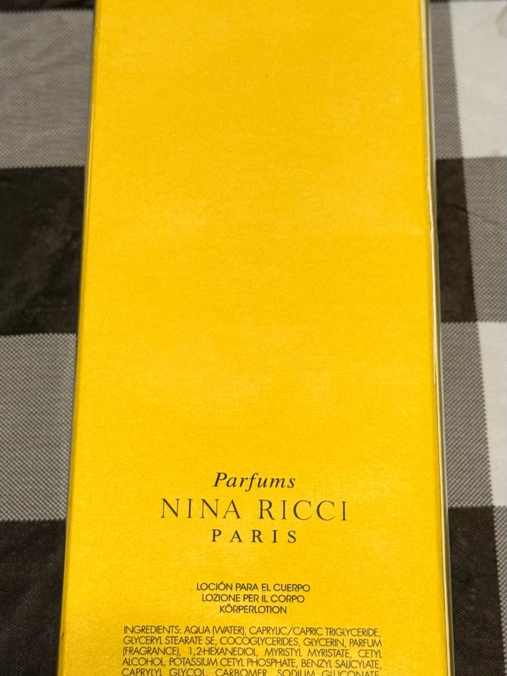 Nina Ricci Yellow Packaging Body Lotion Box - Picture 2 of 2